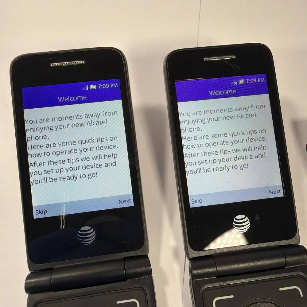 Alcatel Cingular Flip 2 4044O AT&T Flip Phones Lot of 2 With Chargers